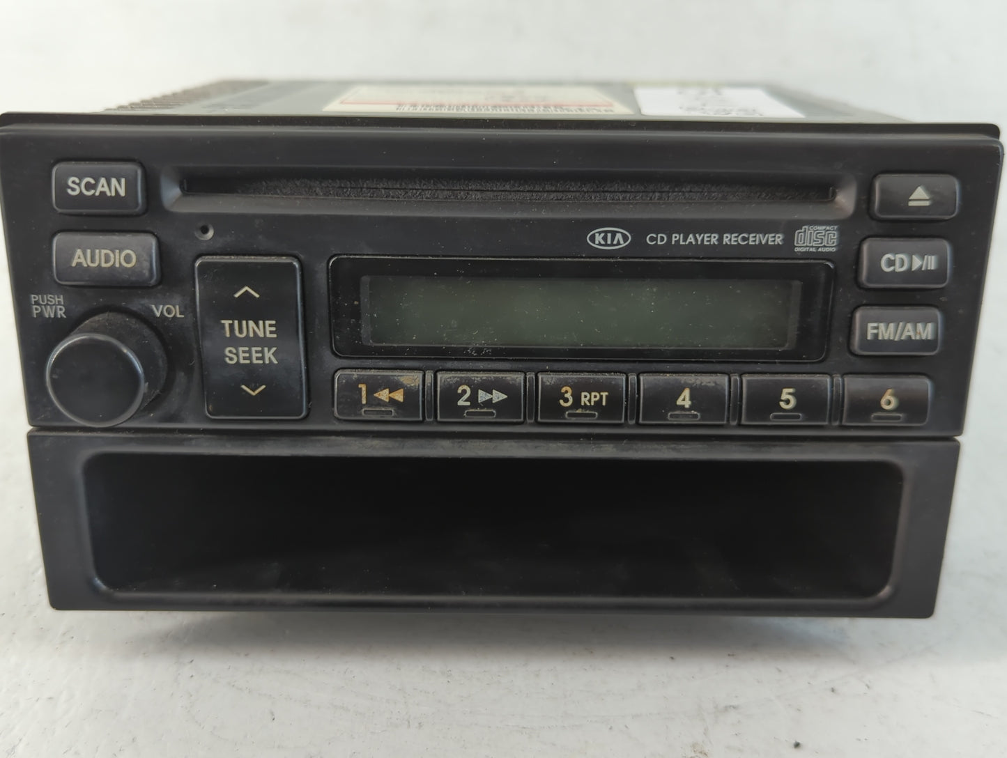 2003-2006 Kia Sorento Am Fm Cd Player Radio Receiver - Oemusedautoparts1.com