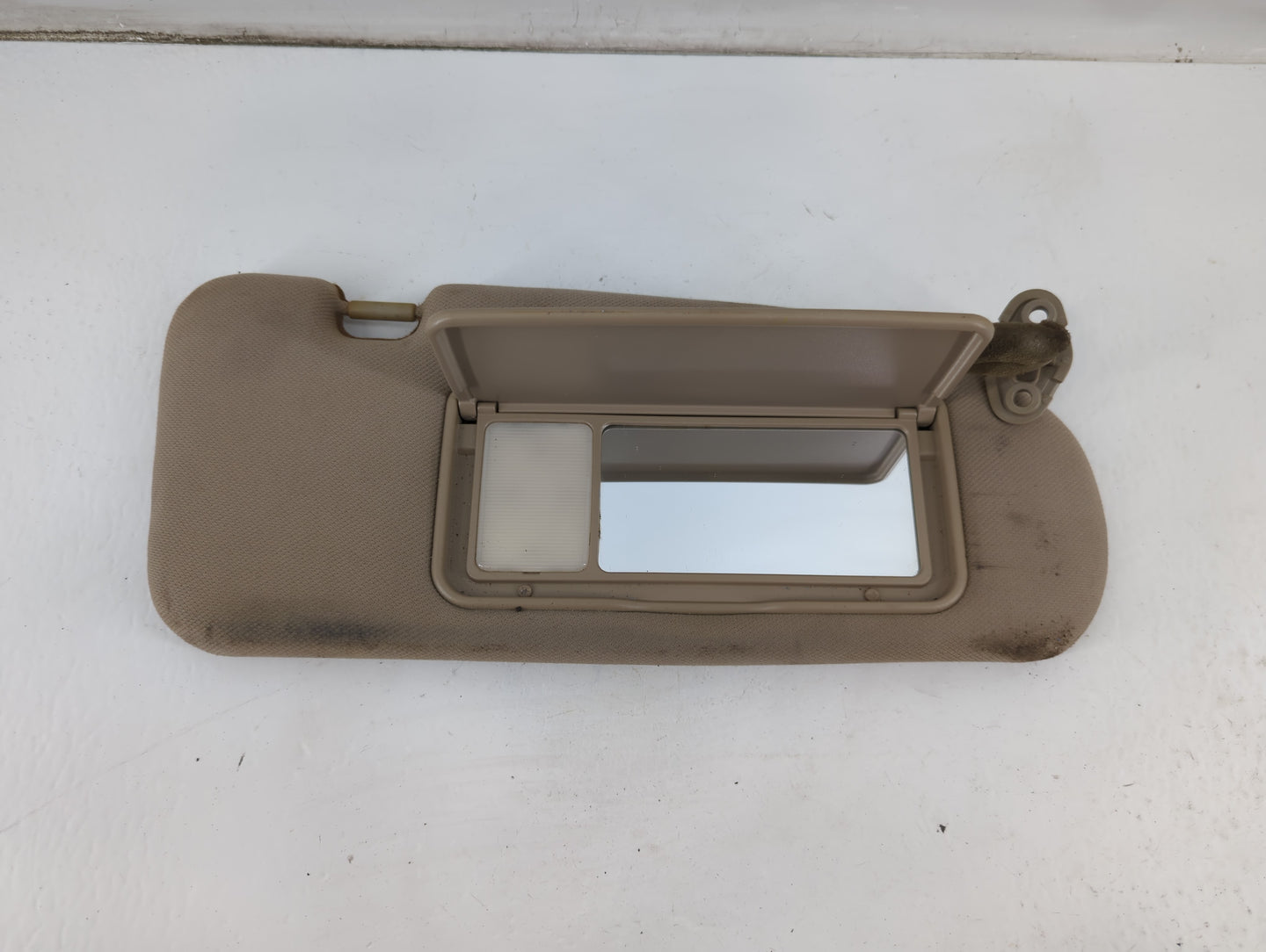 2005-2007 Kia Sorento Sun Visor Shade Replacement Driver Left Mirror Fits Fits 2005 2006 2007 OEM Used Auto Parts - Oemuseda