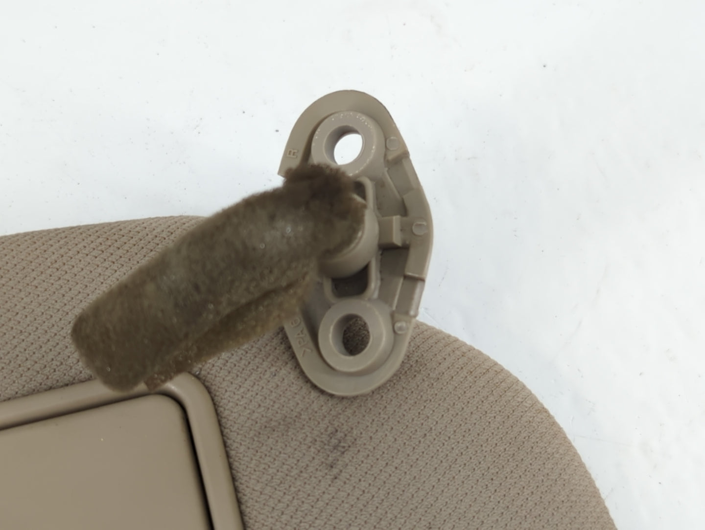 2005-2007 Kia Sorento Sun Visor Shade Replacement Driver Left Mirror Fits Fits 2005 2006 2007 OEM Used Auto Parts - Oemuseda