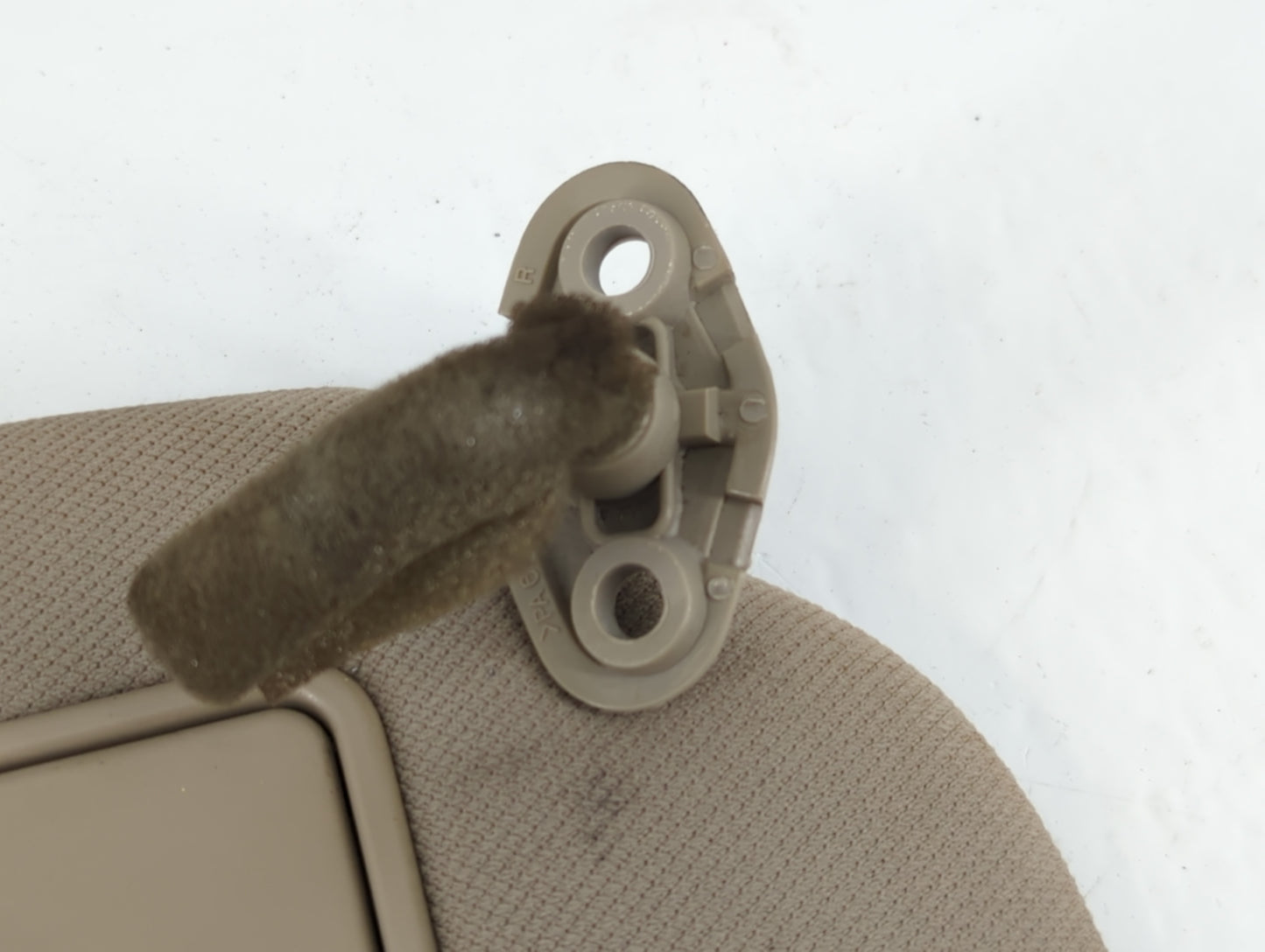 2005-2007 Kia Sorento Sun Visor Shade Replacement Driver Left Mirror Fits Fits 2005 2006 2007 OEM Used Auto Parts - Oemuseda