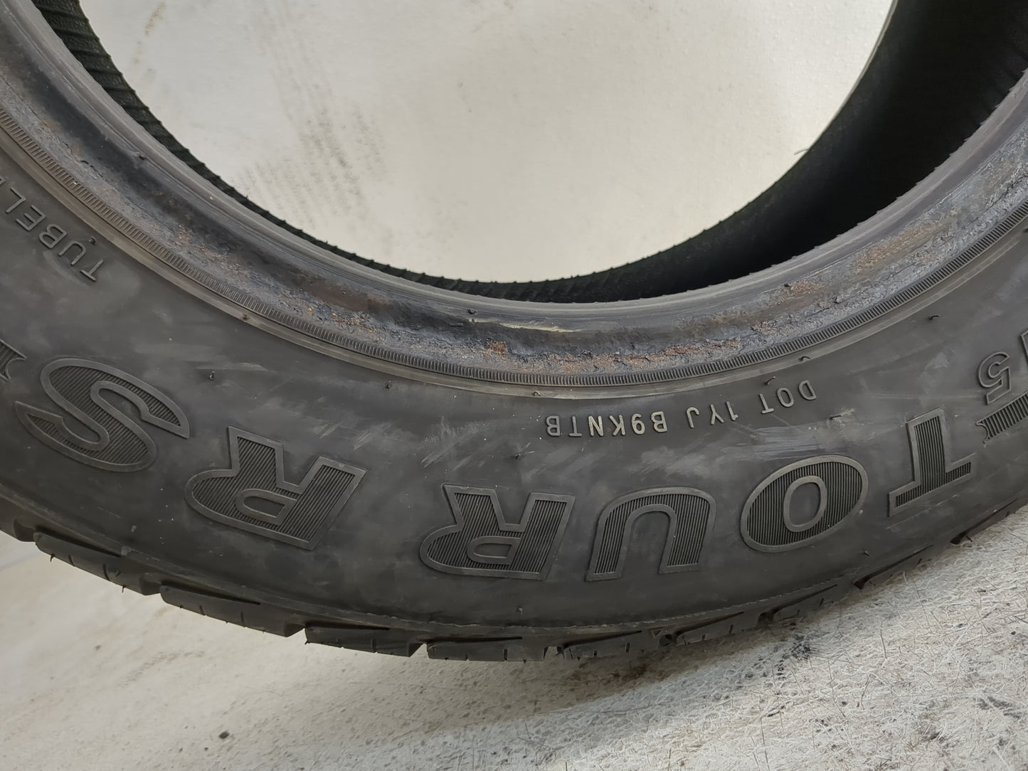 Used Tire 195/60R15 DELTA GRAND PRIX TOUR RS 88H - Tread Depth 9/32 - Oemusedautoparts1.com