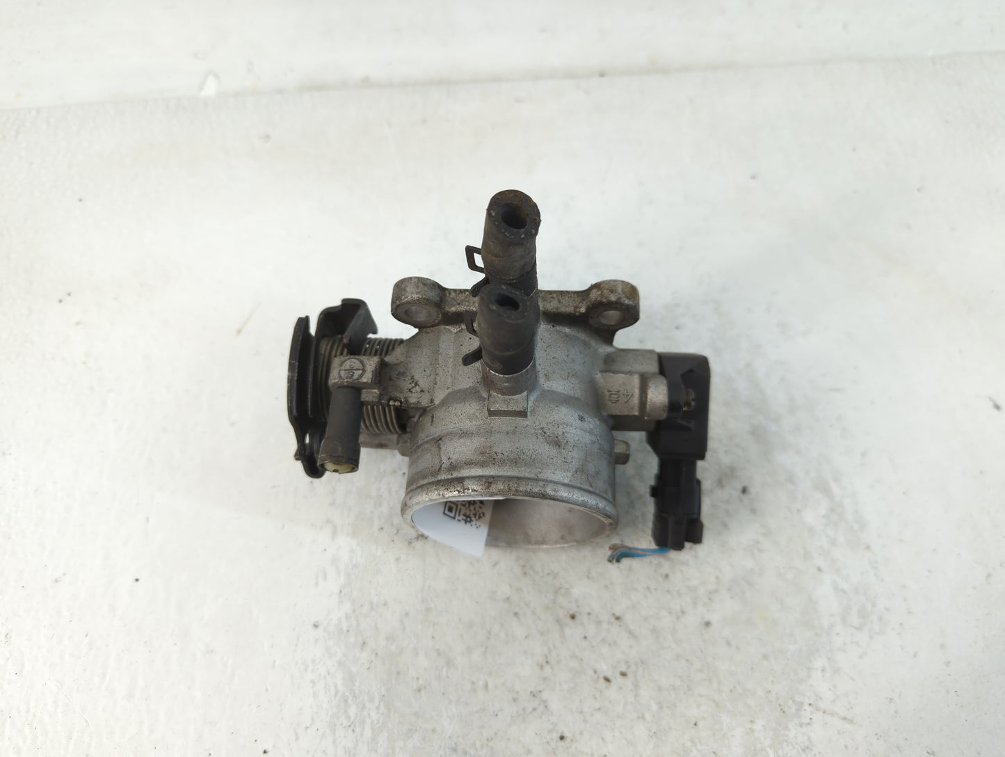 2004-2009 Kia Spectra Throttle Body P/N:35100-33701 Fits Fits 2003 2004 2005 2006 2007 2008 2009 2010 OEM Used Auto Parts - 
