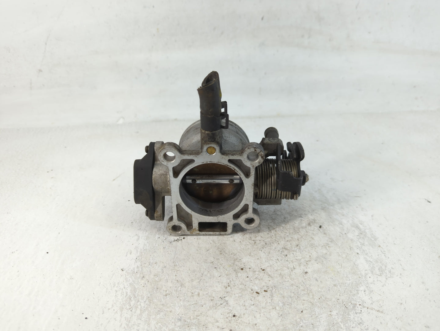 2004-2009 Kia Spectra Throttle Body P/N:35100-33701 Fits Fits 2003 2004 2005 2006 2007 2008 2009 2010 OEM Used Auto Parts - 