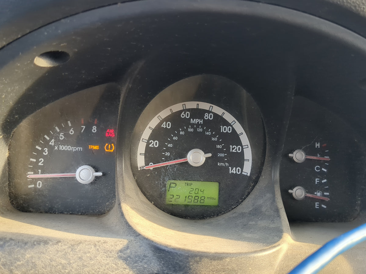 2005-2007 Kia Sportage Instrument Cluster Speedometer Gauges Miles:222K Fits Fits 2005 2006 2007 OEM Used Auto Parts - Oemus