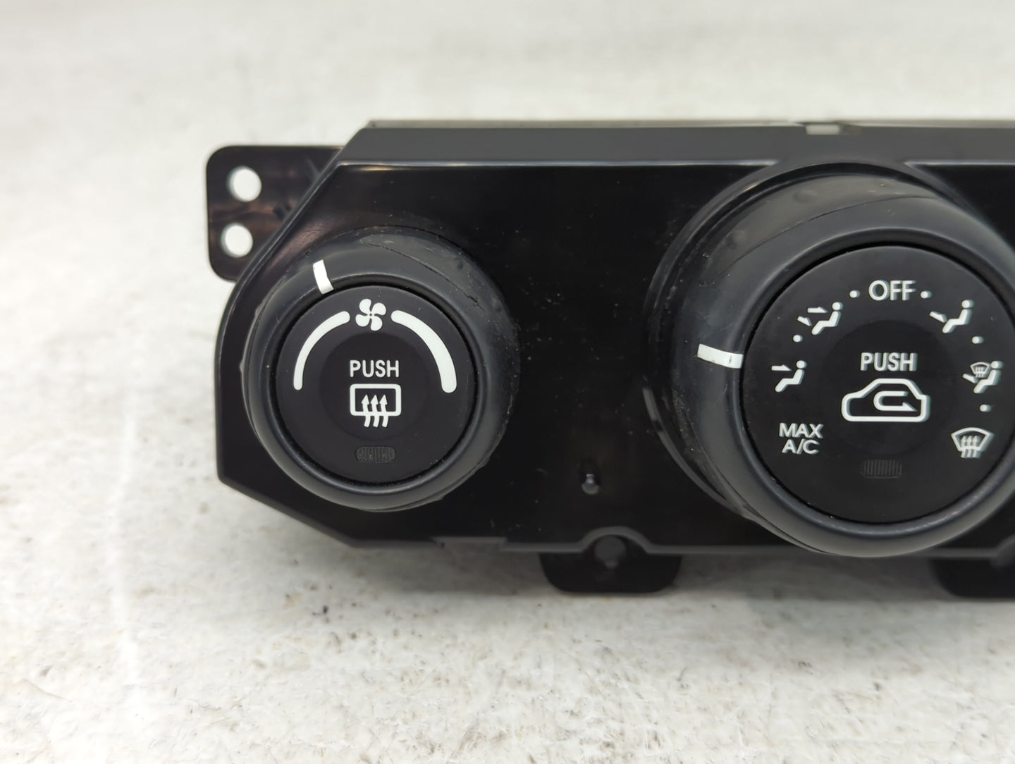 2005-2009 Kia Sportage Climate Control Module Temperature AC/Heater Replacement Fits Fits 2005 2006 2007 2008 2009 OEM Used 