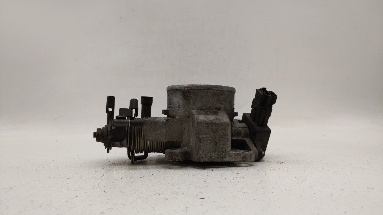 2005-2010 Kia Sportage Throttle Body P/N:35400-23701 Fits Fits 2003 2004 2005 2006 2007 2008 2009 2010 OEM Used Auto Parts -