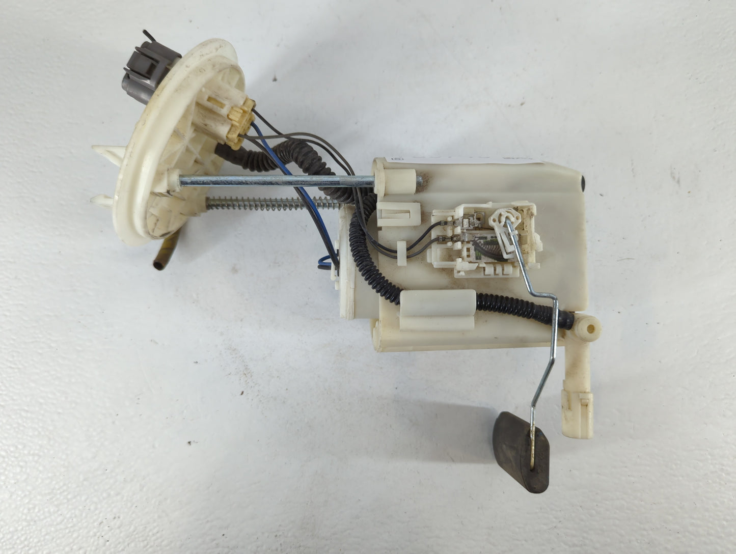 2005-2010 Kia Sportage Electrical Gas Fuel Pump Assembly - Oemusedautoparts1.com