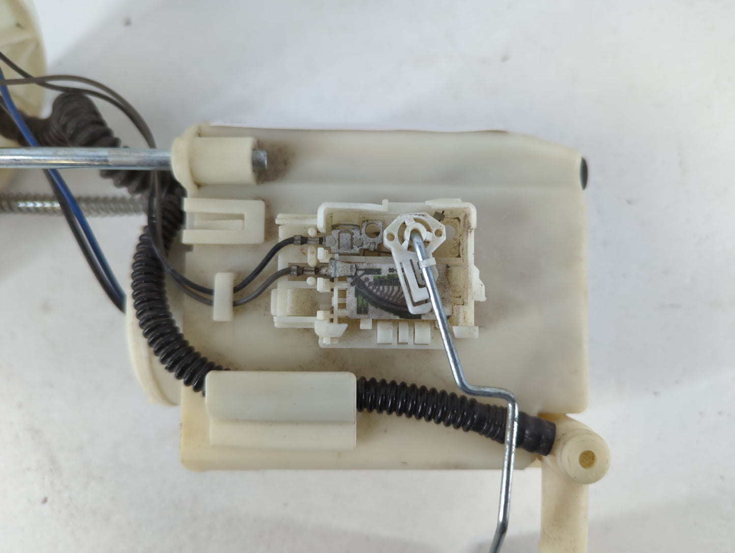 2005-2010 Kia Sportage Electrical Gas Fuel Pump Assembly - Oemusedautoparts1.com