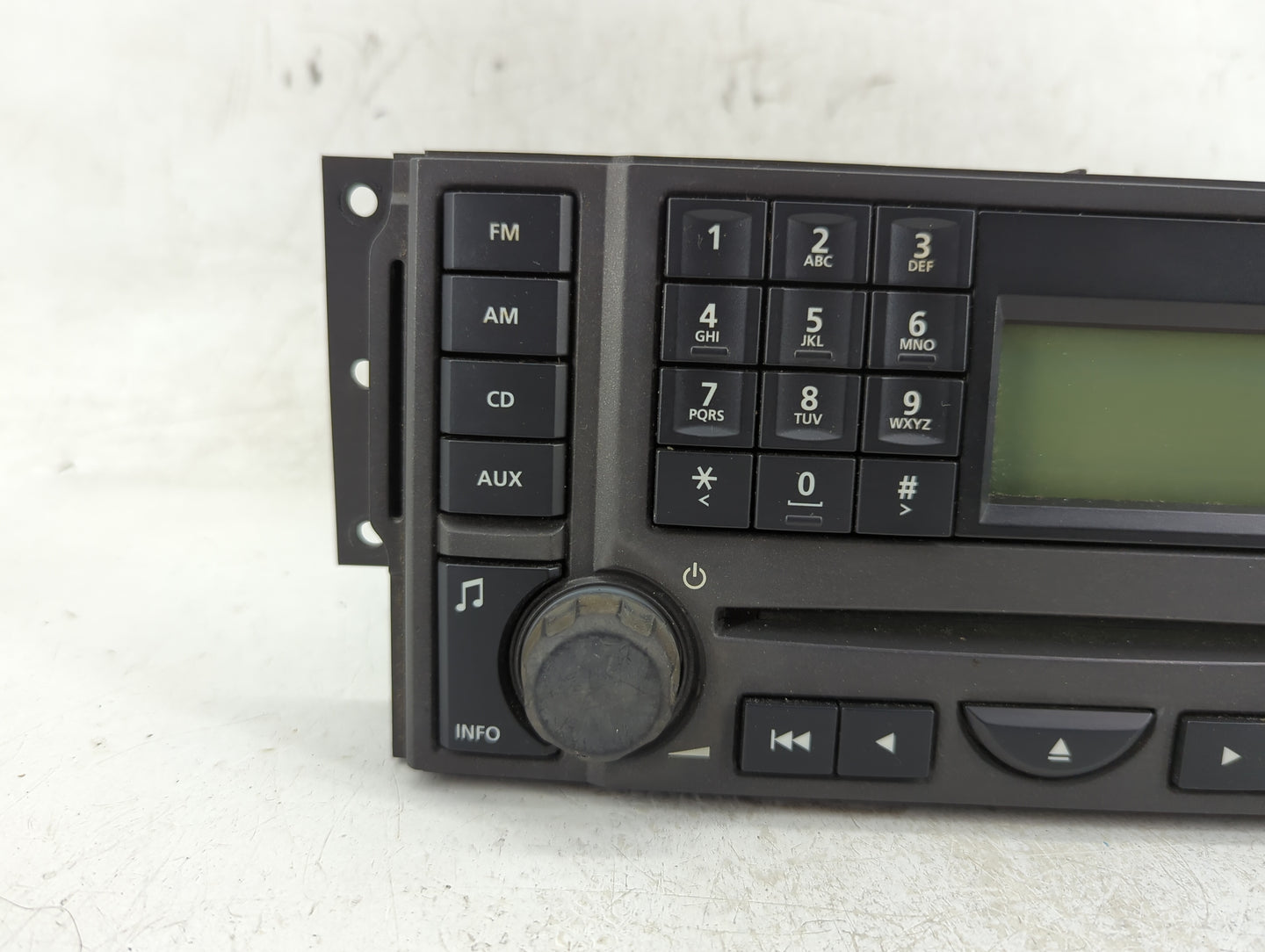 2006 Land Rover Land Rover Radio AM FM Cd Player Receiver Replacement P/N:VUX500330 Fits Fits 2005 2007 2008 2009 OEM Used A