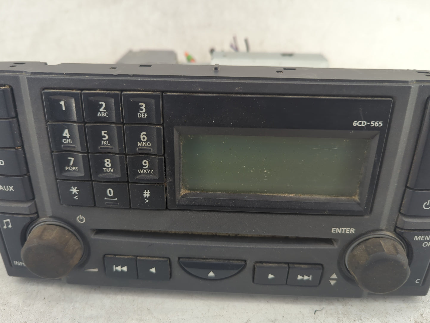 2006 Land Rover Lr3 Radio AM FM Cd Player Receiver Replacement P/N:6CD-565 Fits Fits 2007 2008 OEM Used Auto Parts - Oemused