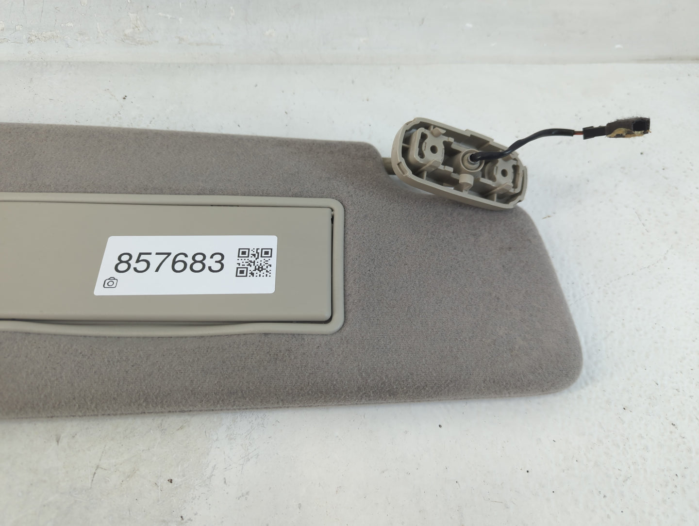 2005-2009 Land Rover Lr3 Sun Visor Shade Replacement Passenger Right Mirror Fits Fits 2005 2006 2007 2008 2009 OEM Used Auto
