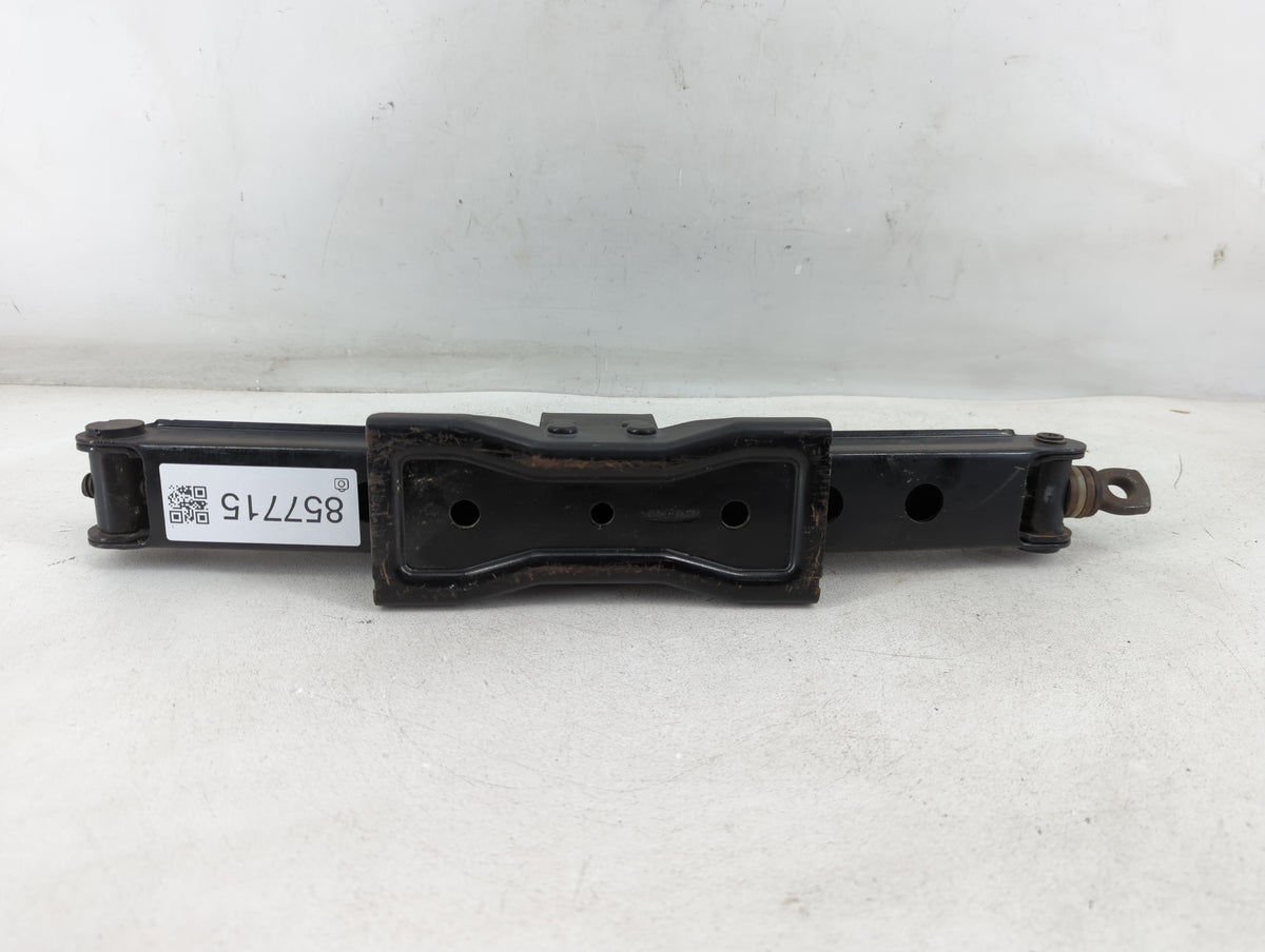 2006 Land Rover Lr3 Spare Scissor Car Jack - Oemusedautoparts1.com