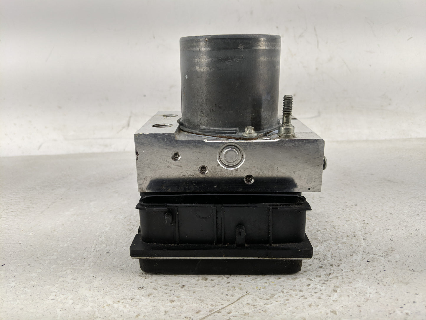 2006 Land Rover Range Rover ABS Pump Control Module Replacement P/N:0 265 234 074 Fits Fits 2005 OEM Used Auto Parts - Oemus