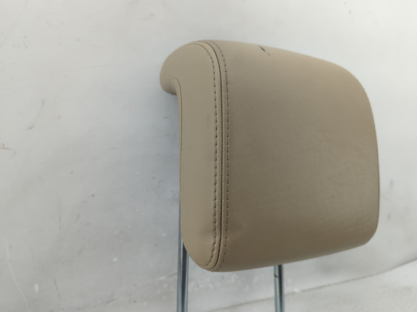 2003-2006 Land Rover Range Rover Headrest Head Rest Rear Center Seat Fits Fits 2003 2004 2005 2006 OEM Used Auto Parts - Oem