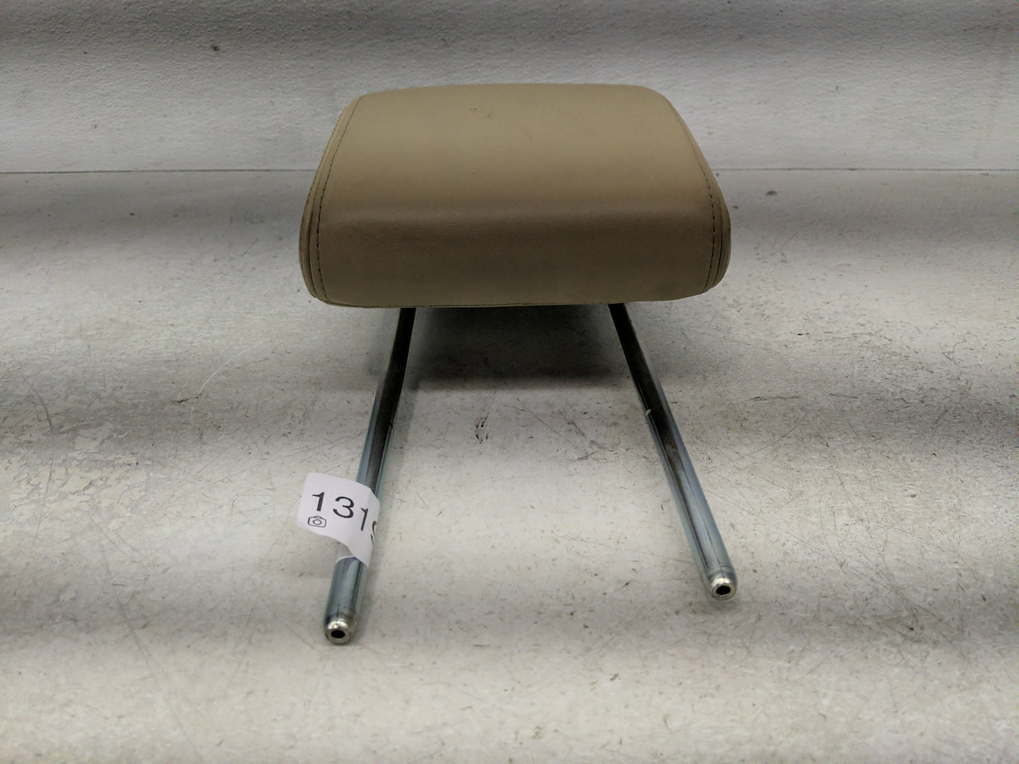 2003-2006 Land Rover Range Rover Headrest Head Rest Rear Center Seat Fits Fits 2003 2004 2005 2006 OEM Used Auto Parts - Oem