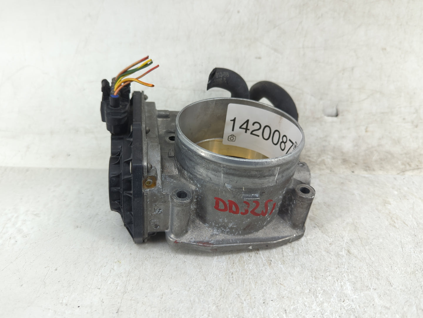 2006 Land Rover Range Rover Throttle Body Fits Fits 2005 OEM Used Auto Parts - Oemusedautoparts1.com