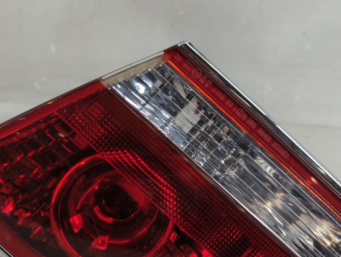 2004-2006 Lexus Es330 Tail Light Assembly Passenger Right OEM Fits Fits 2004 2005 2006 OEM Used Auto Parts - Oemusedautopart