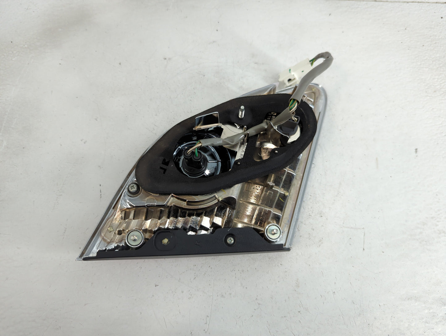 2004-2006 Lexus Es330 Tail Light Assembly Passenger Right OEM Fits Fits 2004 2005 2006 OEM Used Auto Parts - Oemusedautopart