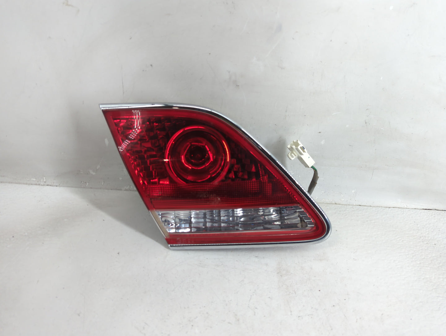 2004-2006 Lexus Es330 Tail Light Assembly Driver Left OEM Fits Fits 2004 2005 2006 OEM Used Auto Parts - Oemusedautoparts1.c