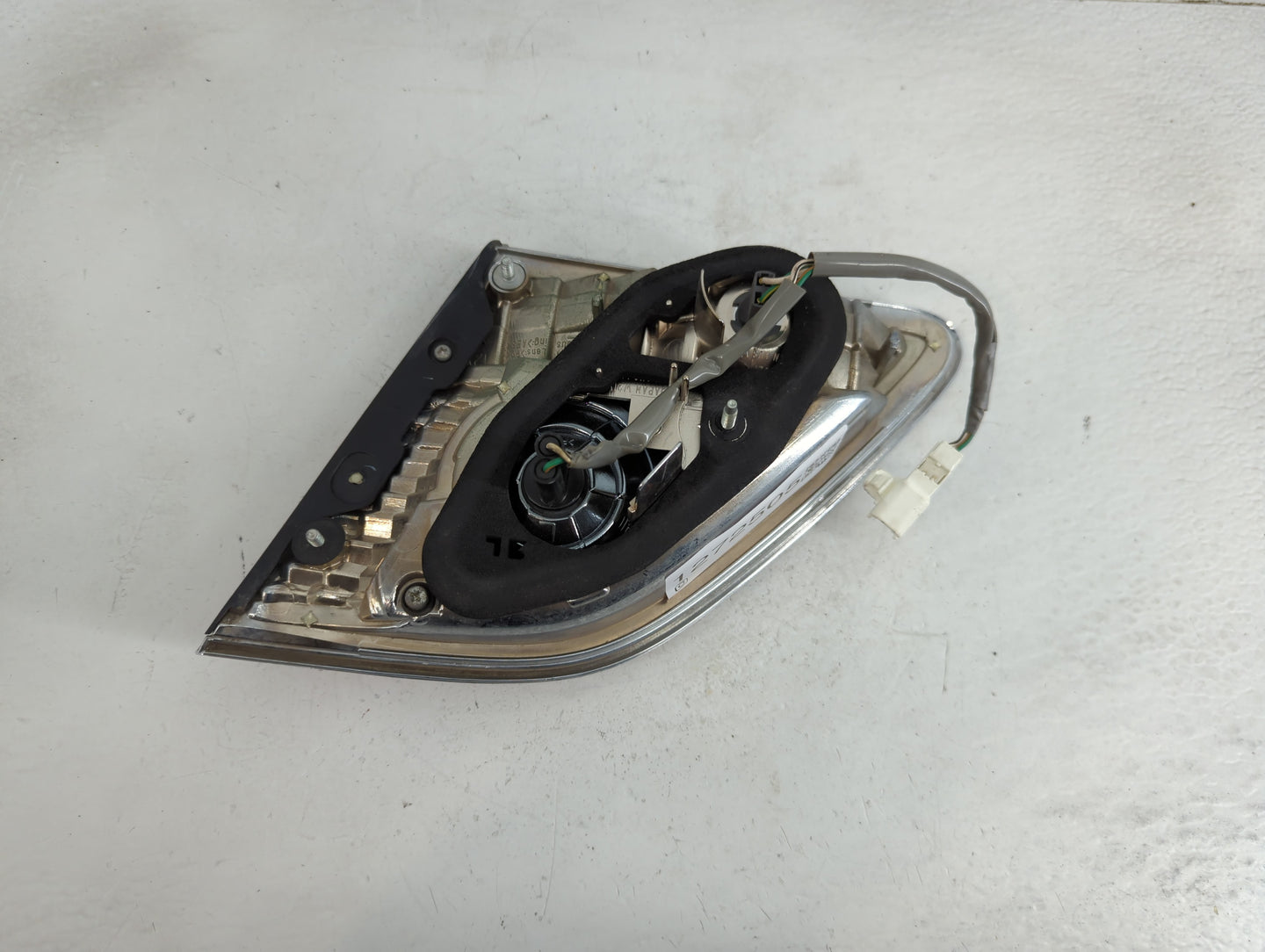 2004-2006 Lexus Es330 Tail Light Assembly Driver Left OEM Fits Fits 2004 2005 2006 OEM Used Auto Parts - Oemusedautoparts1.c