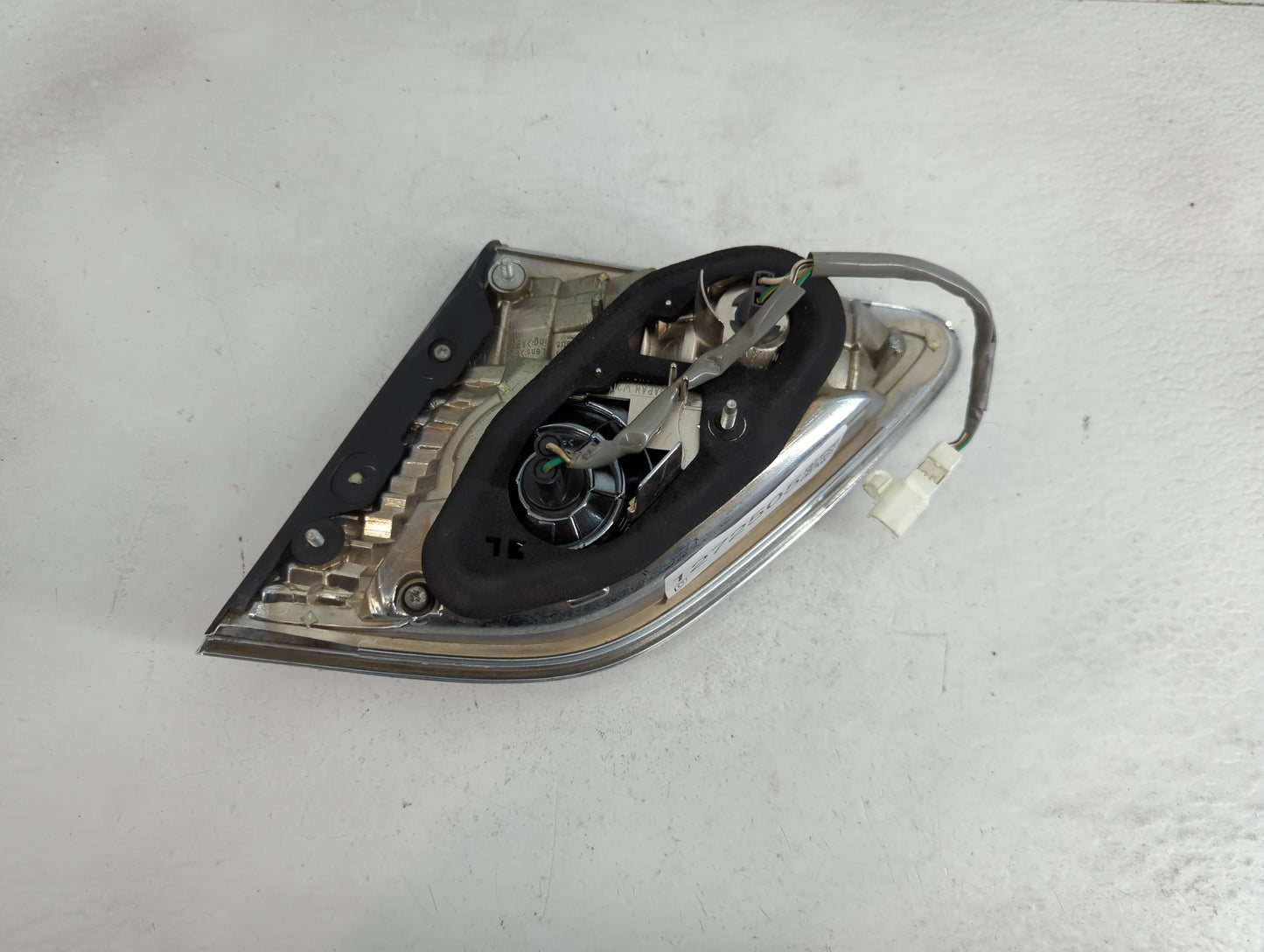 2004-2006 Lexus Es330 Tail Light Assembly Driver Left OEM Fits Fits 2004 2005 2006 OEM Used Auto Parts - Oemusedautoparts1.c