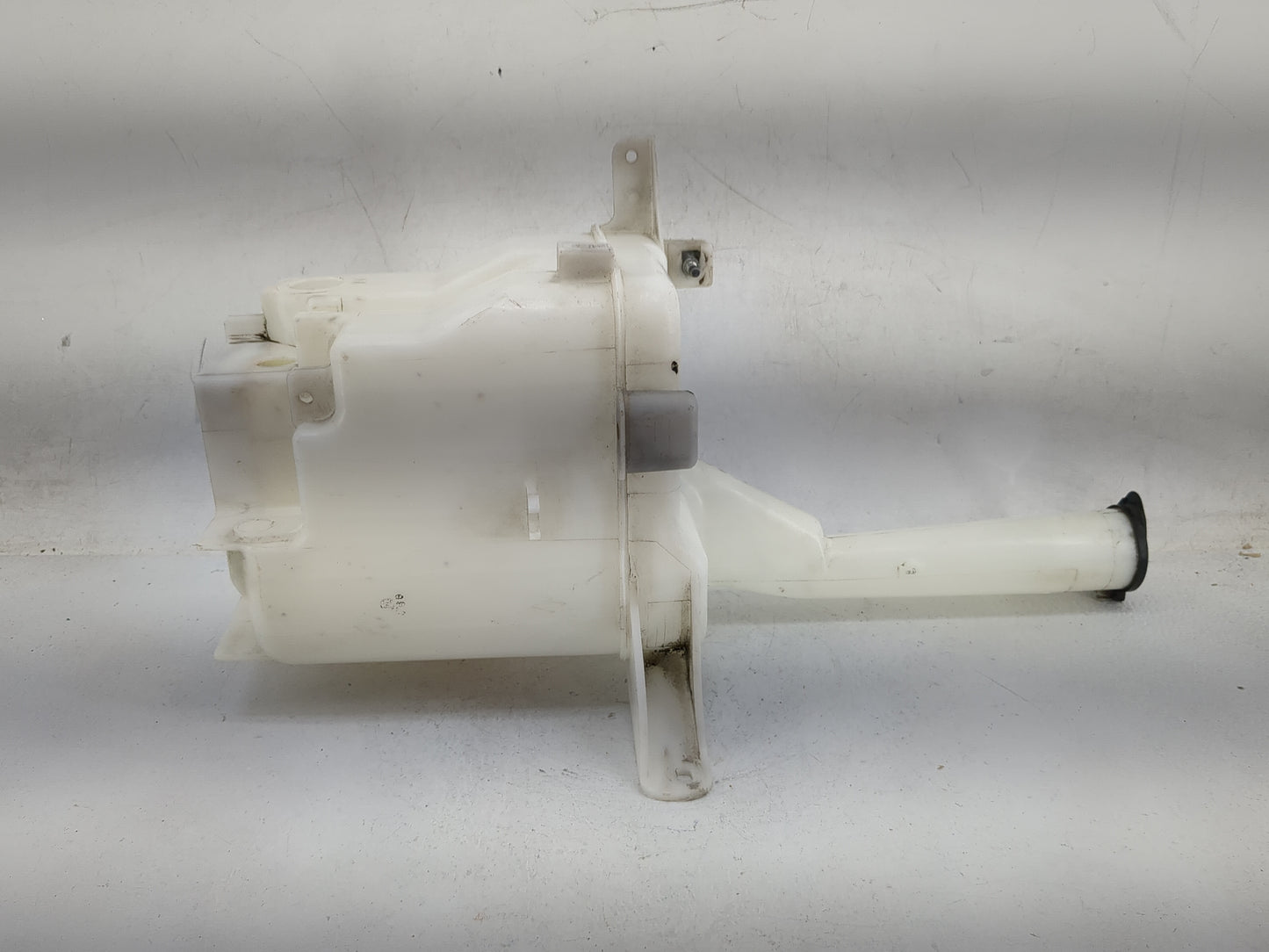 2004-2006 Lexus Es330 Radiator Coolant Overflow Expansion Tank Bottle 1481592 - Oemusedautoparts1.com