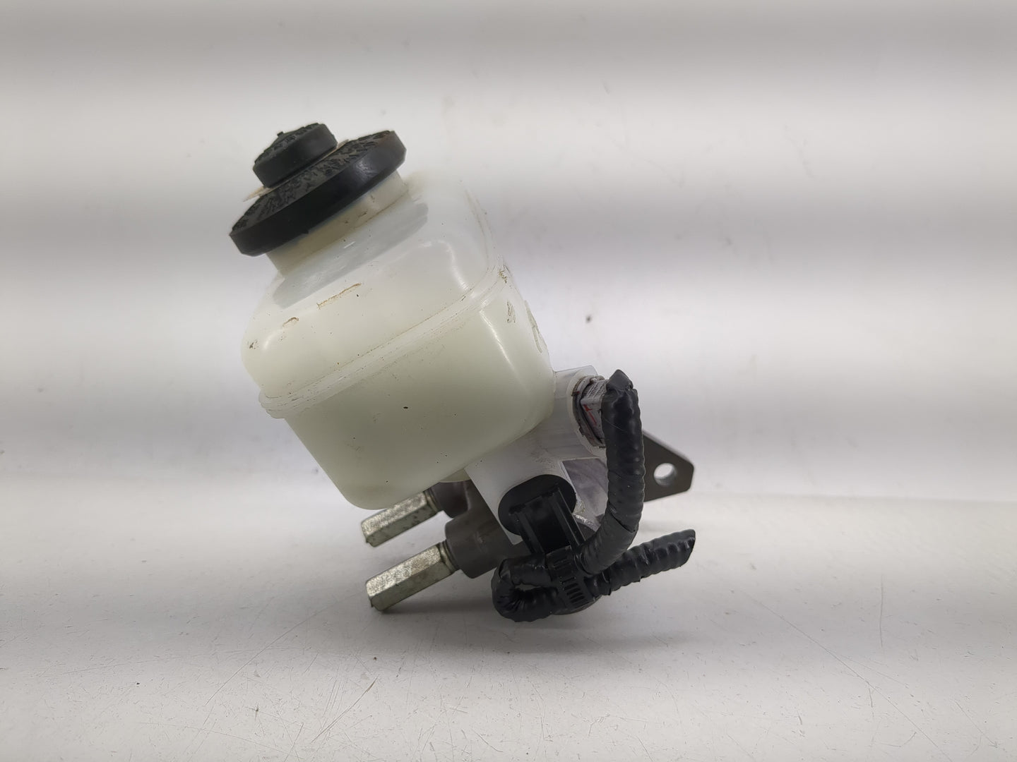 2006-2006 Lexus Gs300 Brake Master Cylinder - Oemusedautoparts1.com