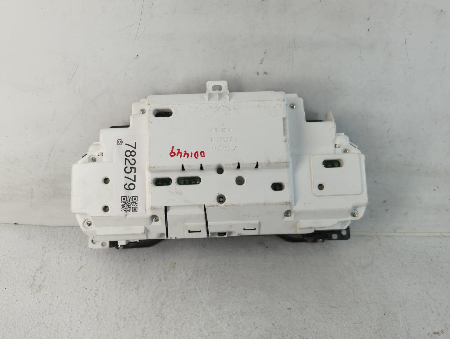 2006 Lexus Gs300 Instrument Cluster Speedometer Gauges P/N:83800-30B00 Fits OEM Used Auto Parts - Oemusedautoparts1.com