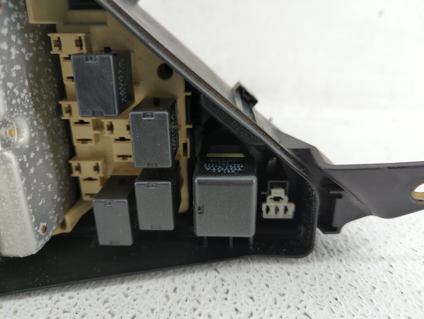 2001-2006 Lexus Ls430 Fusebox Fuse Box Panel Relay Module P/N:82662-50080 Fits Fits 2001 2002 2003 2004 2005 2006 OEM Used A