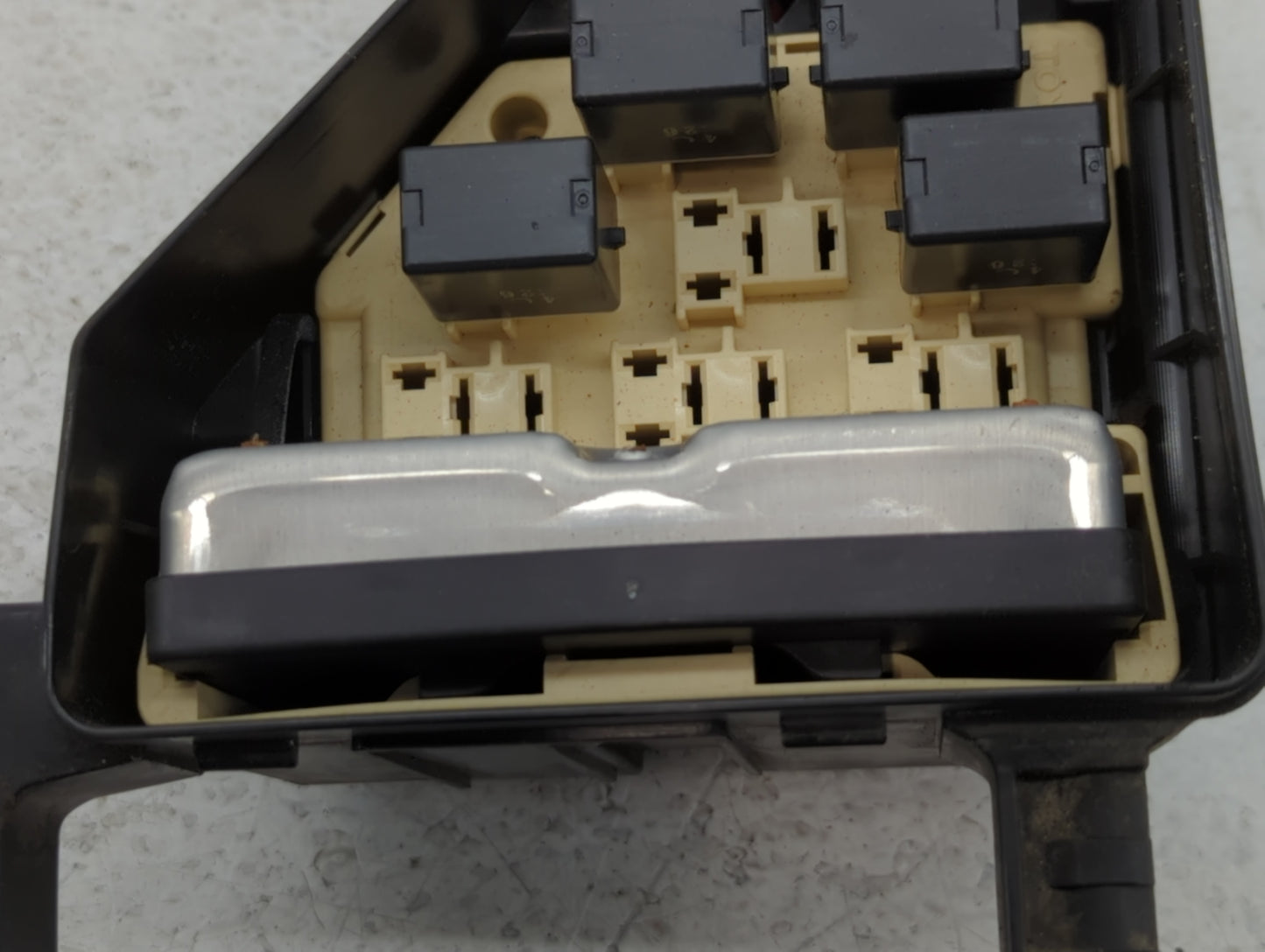 2001-2006 Lexus Ls430 Fusebox Fuse Box Panel Relay Module P/N:82662-50080 Fits Fits 2001 2002 2003 2004 2005 2006 OEM Used A