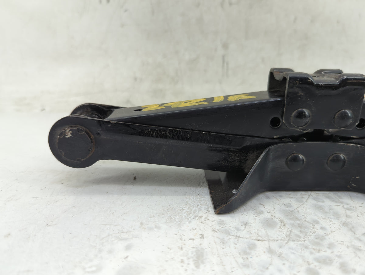 2006 Lexus Ls460 Spare Scissor Car Jack - Oemusedautoparts1.com