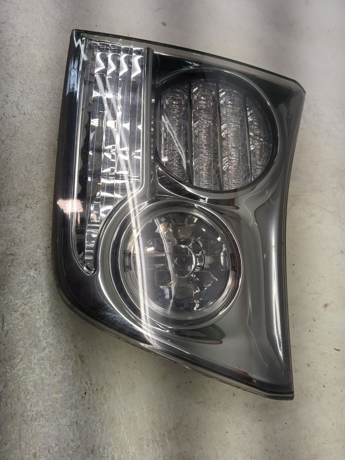 Lexus Rx400 Driver Left Side Deck Lid Mounted Tail Light - Oemusedautoparts1.com
