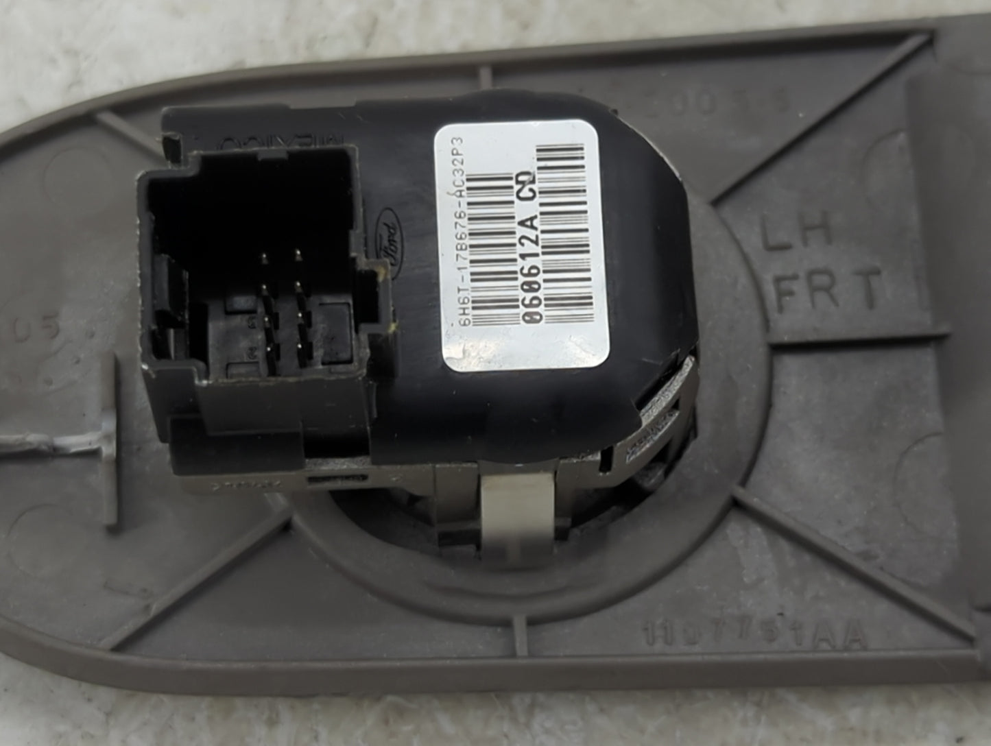 2006 Lincoln Mkz Master Power Window Switch Replacement Driver Side Left P/N:7H6T-14540-AAW Fits OEM Used Auto Parts - Oemus