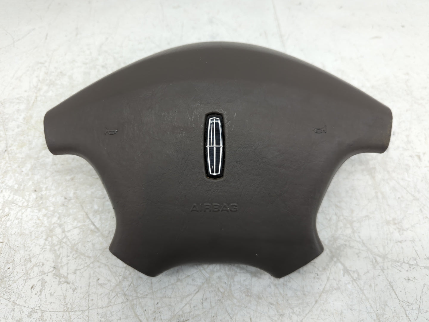 2006 Lincoln Navigator Air Bag Driver Left Steering Wheel Mounted Fits OEM Used Auto Parts - Oemusedautoparts1.com
