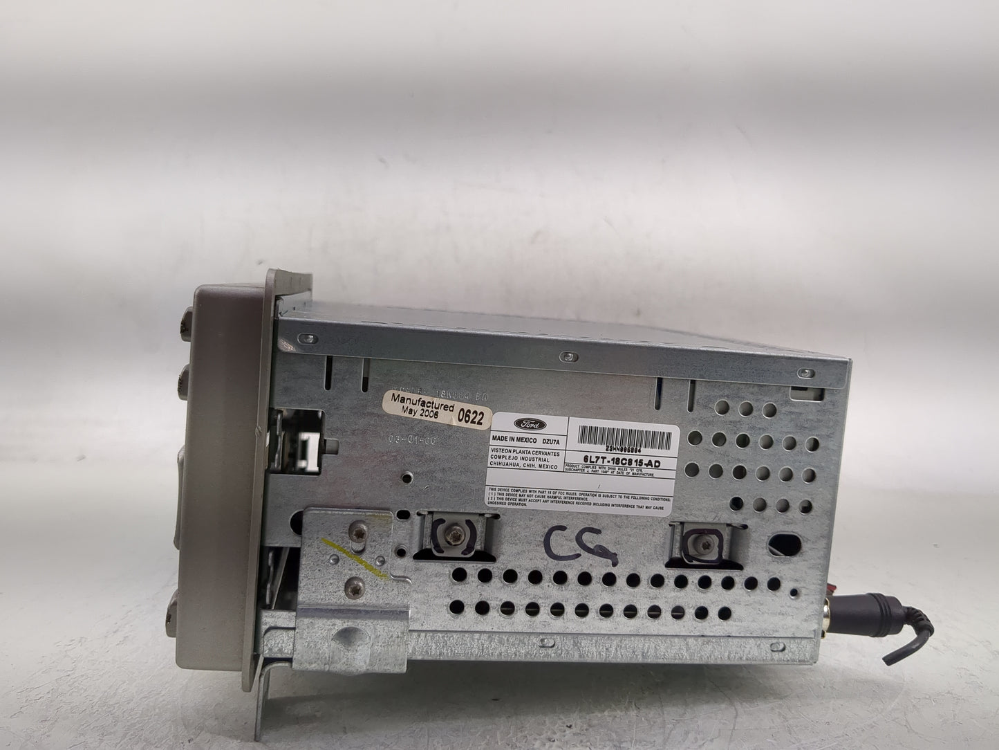 2006 Lincoln Navigator Radio AM FM Cd Player Receiver Replacement P/N:6L7T-18C815-AD Fits OEM Used Auto Parts - Oemusedautop