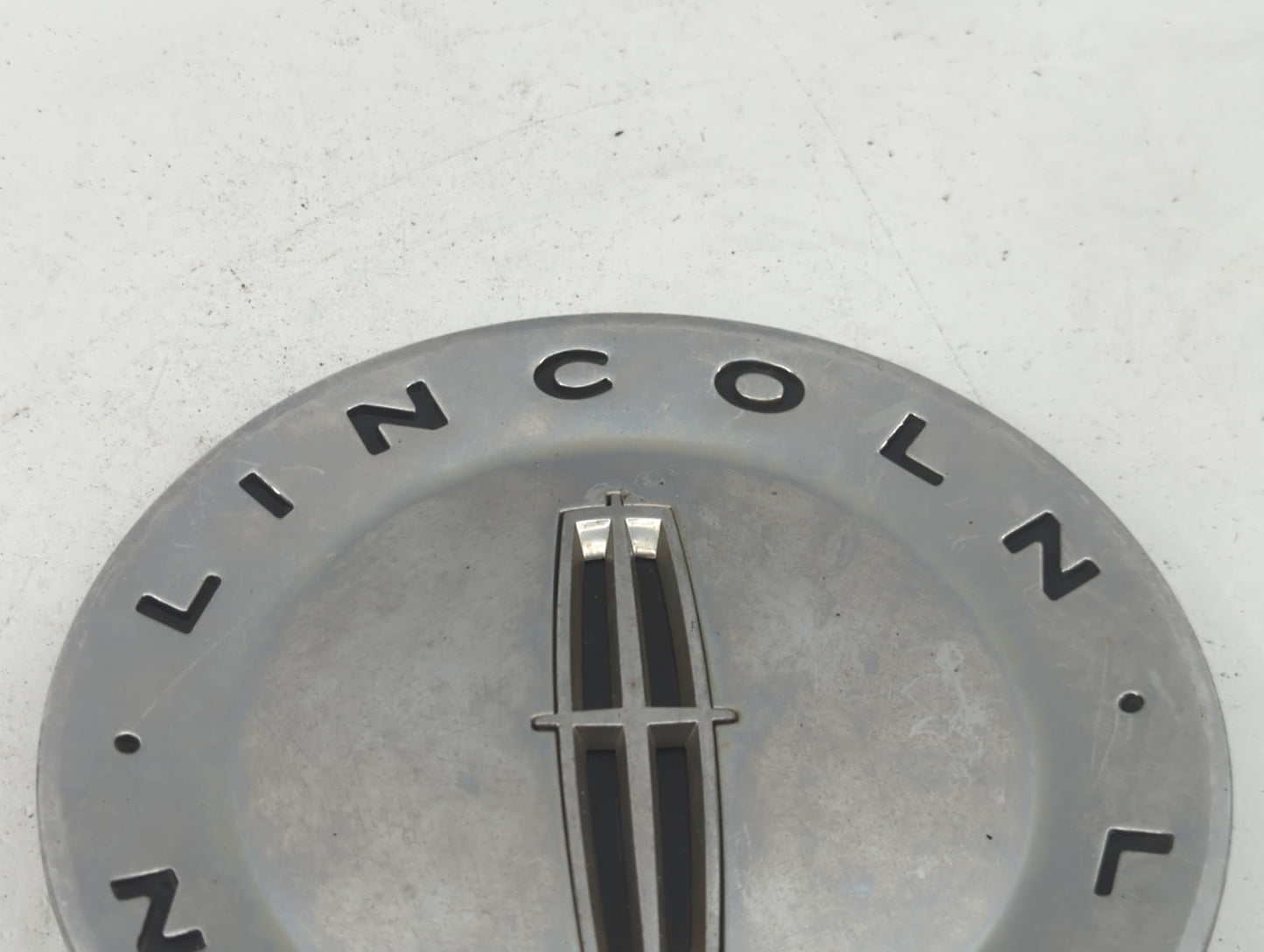 2006 Lincoln Navigator Center Cap Oem 1438033 - Oemusedautoparts1.com