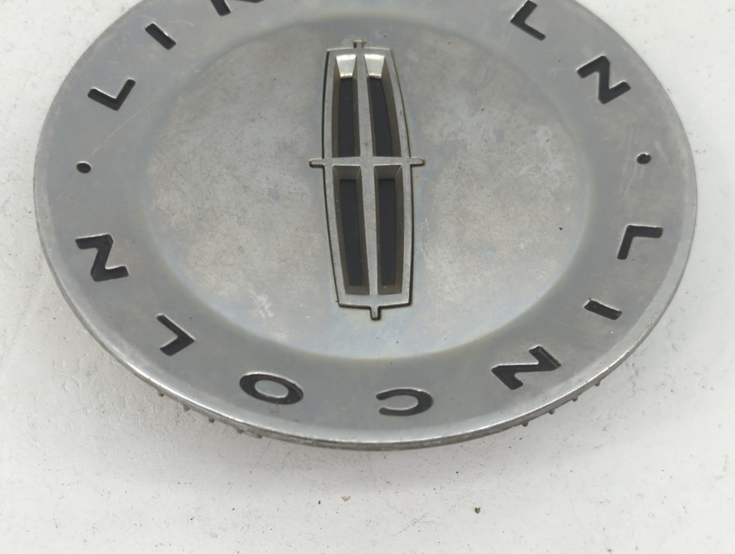 2006 Lincoln Navigator Center Cap Oem 1438033 - Oemusedautoparts1.com