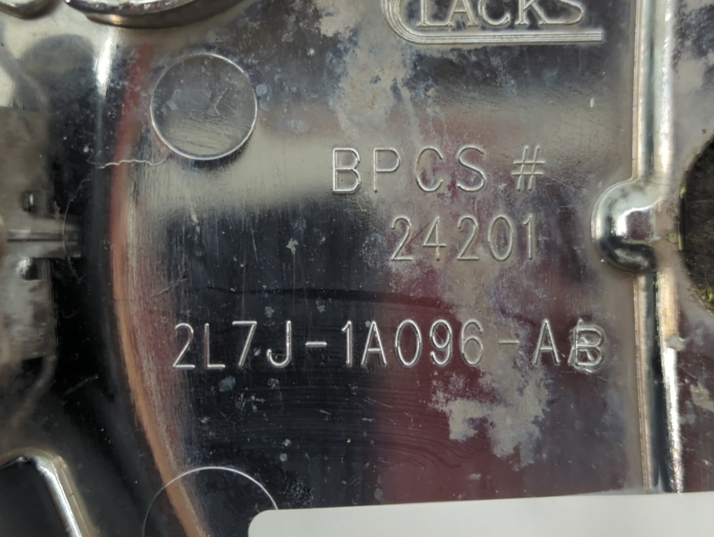 2006 Lincoln Navigator Center Cap Oem 1438033 - Oemusedautoparts1.com