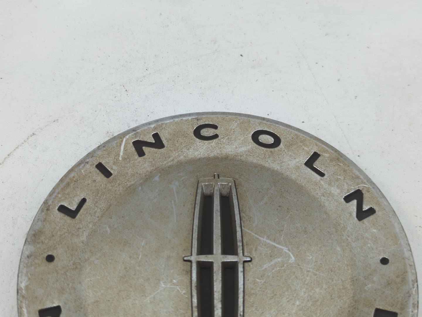 2006 Lincoln Navigator Center Cap Oem - Oemusedautoparts1.com