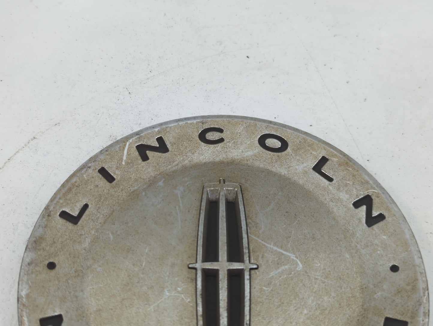 2006 Lincoln Navigator Center Cap Oem - Oemusedautoparts1.com