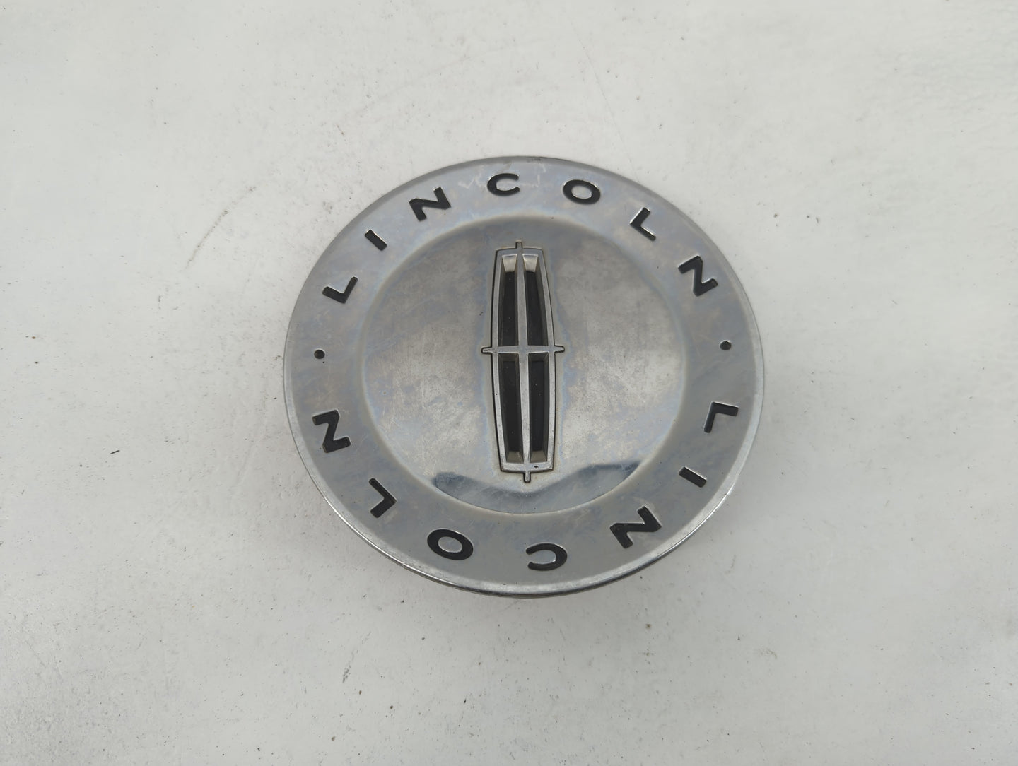 2006 Lincoln Navigator Center Cap Oem - Oemusedautoparts1.com