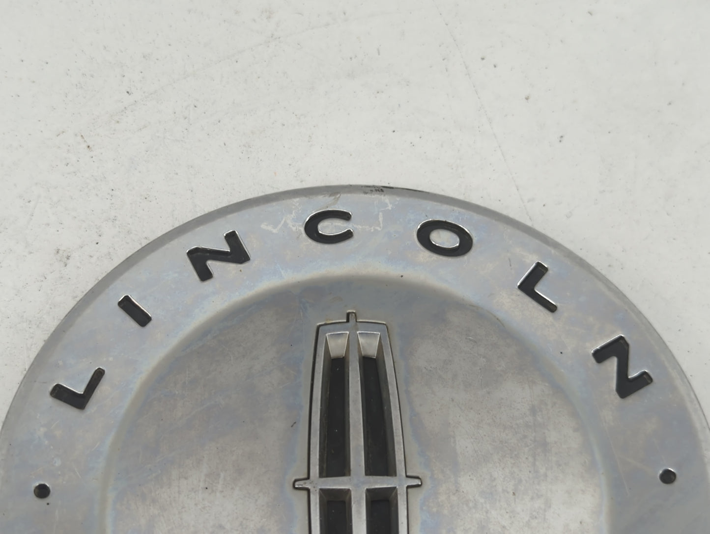 2006 Lincoln Navigator Center Cap Oem - Oemusedautoparts1.com