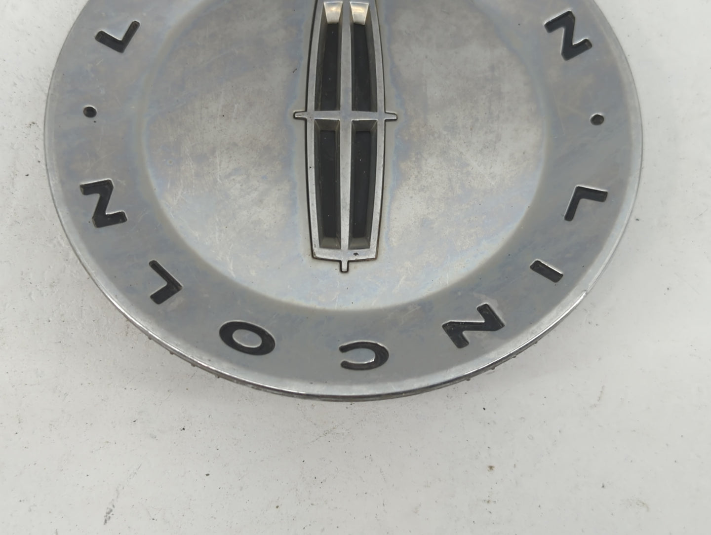 2006 Lincoln Navigator Center Cap Oem - Oemusedautoparts1.com