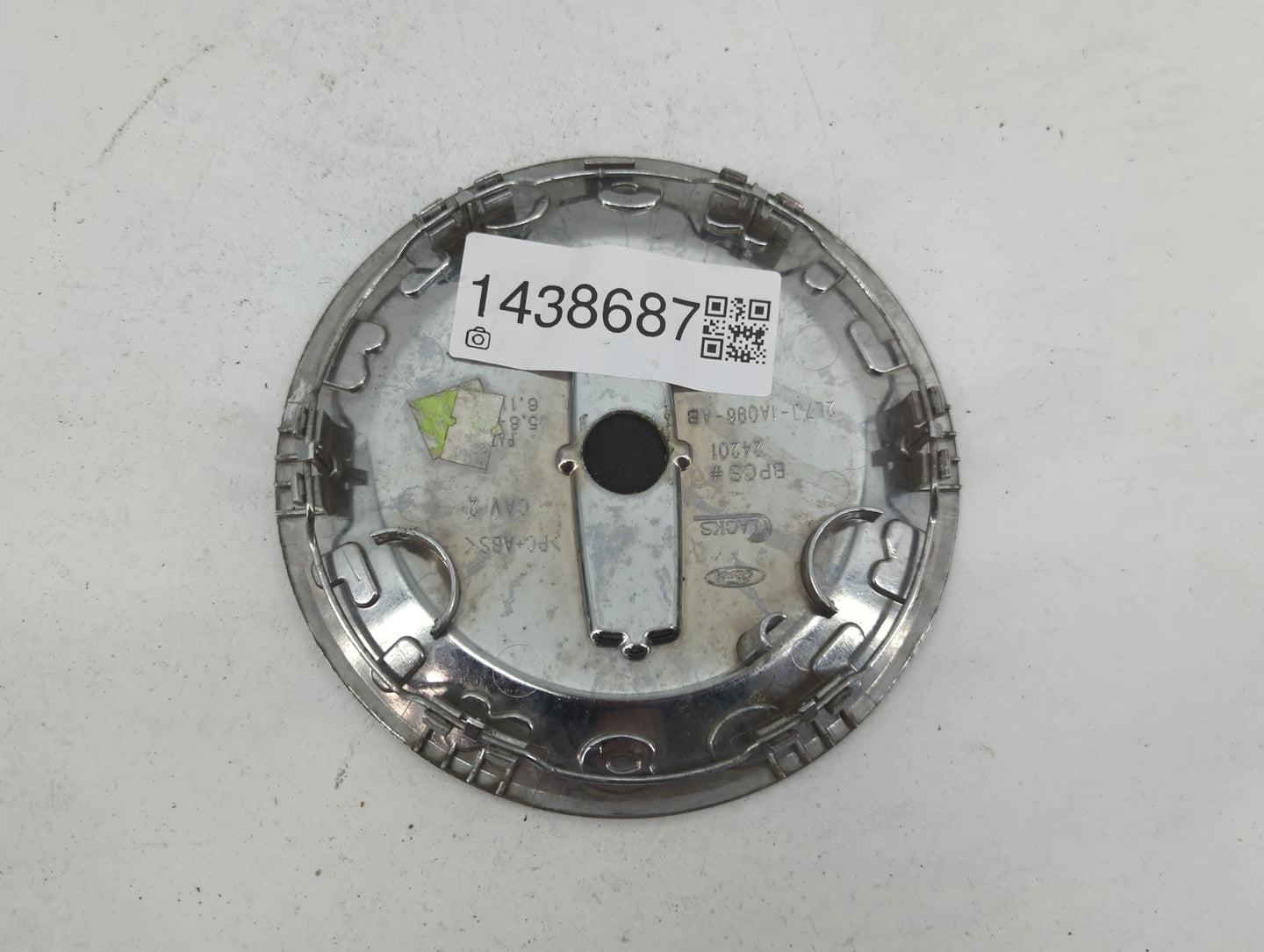 2006 Lincoln Navigator Center Cap Oem - Oemusedautoparts1.com