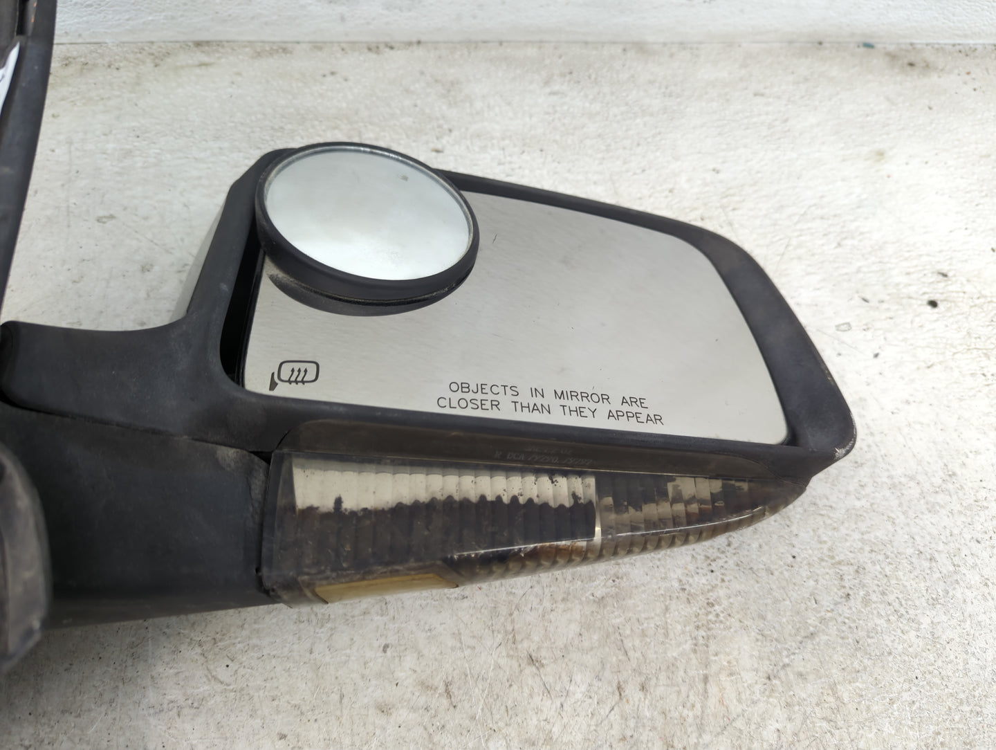 2005-2006 Lincoln Navigator Passenger Side View Mirror - Right Door Mirror OEM Used - Oemusedautoparts1.com
