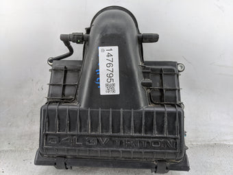 compare product 2005-2006 Lincoln Navigator Air Cleaner Intake-duct Hose Tube