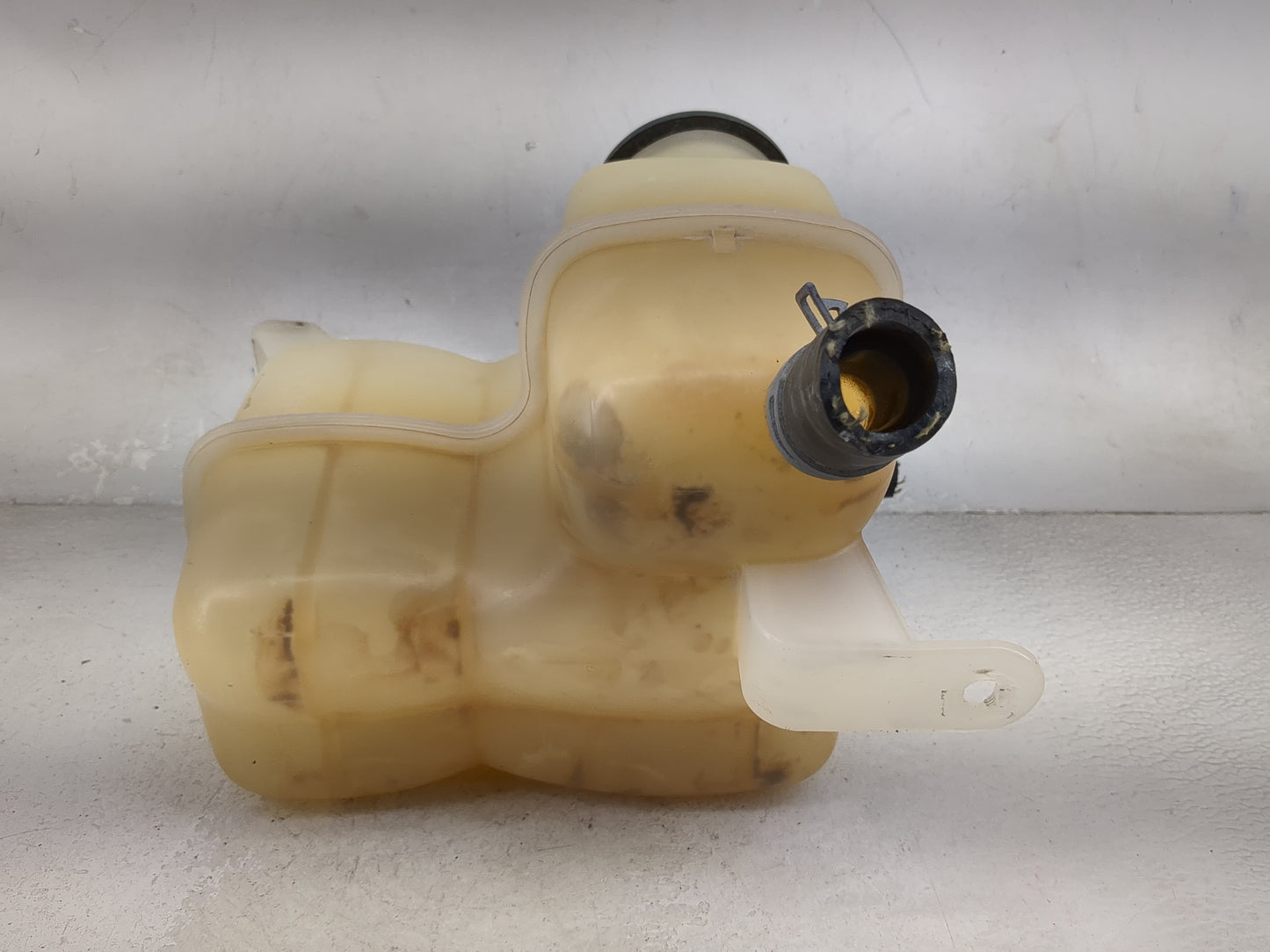 Lincoln Navigator Radiator Coolant Overflow Expansion Tank Bottle 1477131 - Oemusedautoparts1.com
