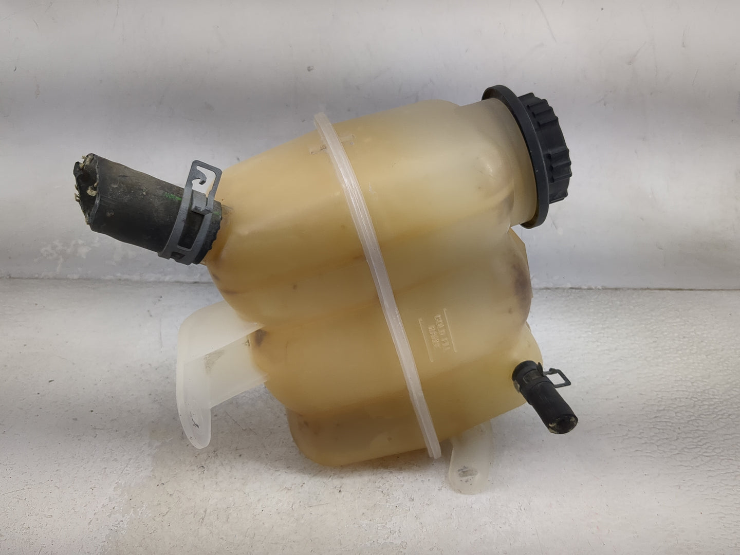 Lincoln Navigator Radiator Coolant Overflow Expansion Tank Bottle 1477131 - Oemusedautoparts1.com