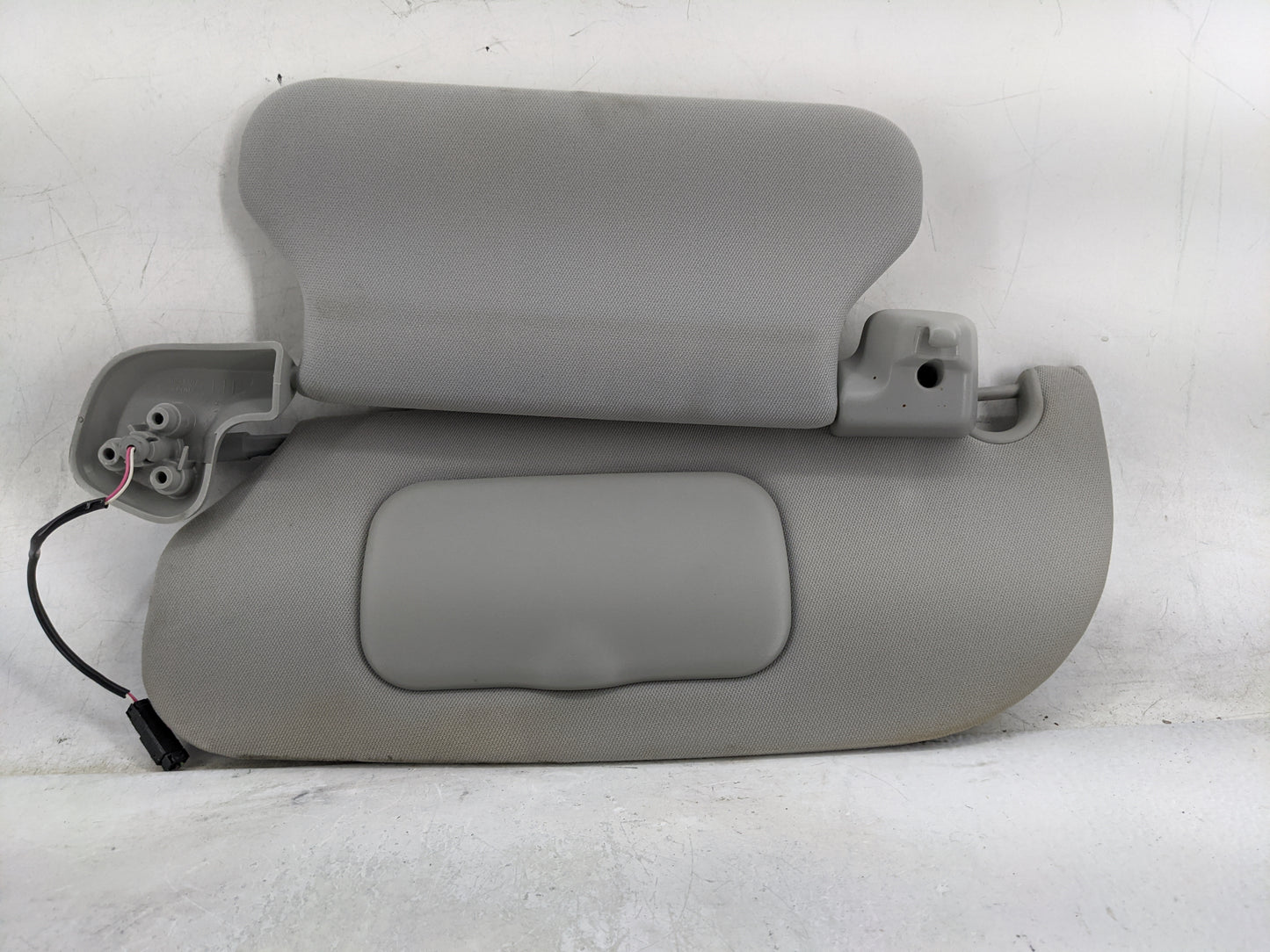 2006 Lincoln Navigator Sun Visor Shade Replacement Driver Left Mirror Fits OEM Used Auto Parts - Oemusedautoparts1.com