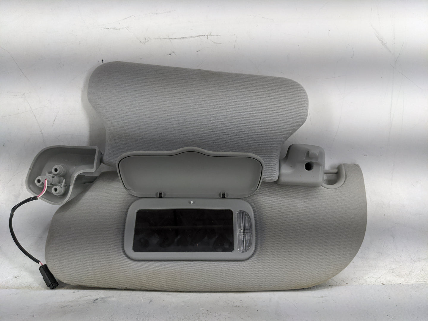 2006 Lincoln Navigator Sun Visor Shade Replacement Driver Left Mirror Fits OEM Used Auto Parts - Oemusedautoparts1.com